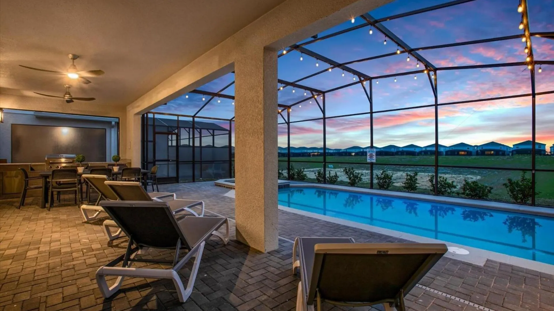 Orlando Villa 6463: Luxurious 10-Bedroom Retreat Davenport
